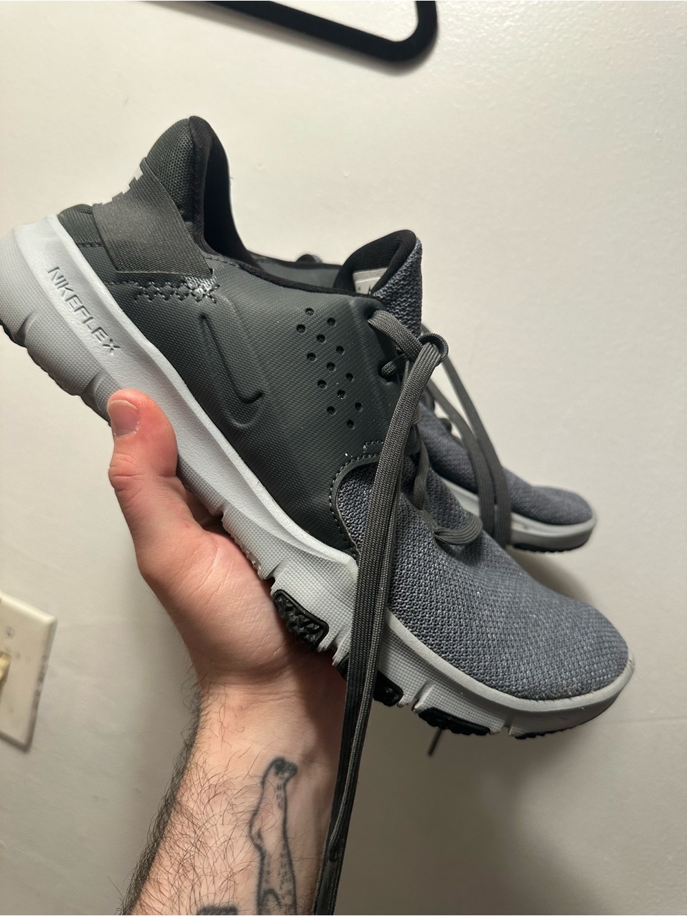 Nike Flex Control TR4 Training Shoes Men’s Size 9 Gray Black Athletic Sneakers - Picture 3 of 8